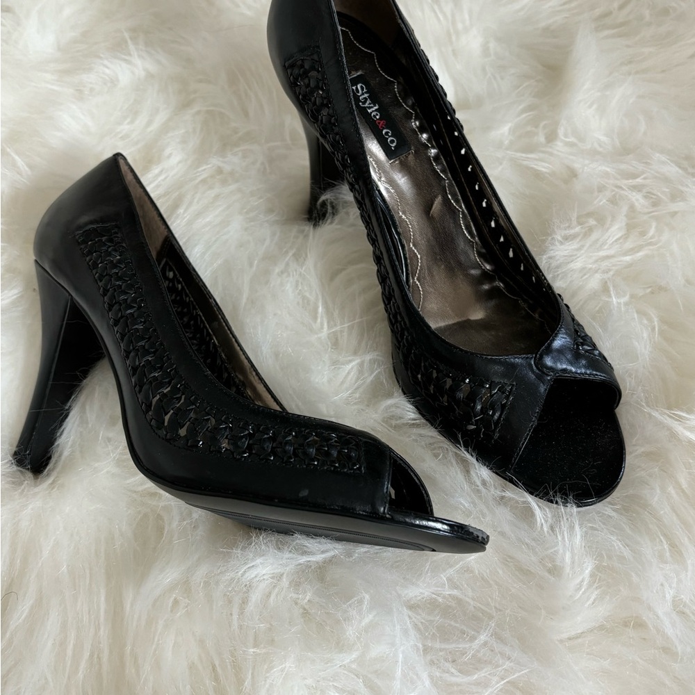 New Style&co. leather high heels with open peep toe / style Jolieblk